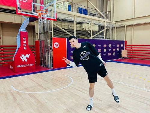 最新爆料 吃瓜体育生和舞蹈室1v1,揭秘校园风云背后的精彩对决